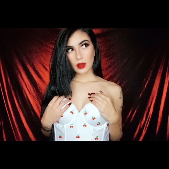 Meet your posher 💕🦇 - Picture 2 of 4